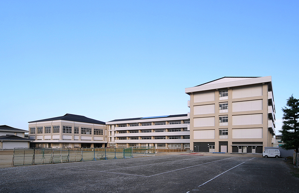 丸亀市立西中学校（2,600ｍ）